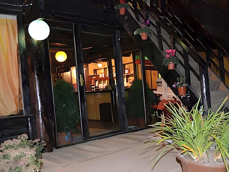 Shangri-La Timeless Inn