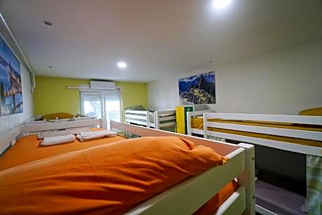 Bunk Bed in Mixed Dormitory Room