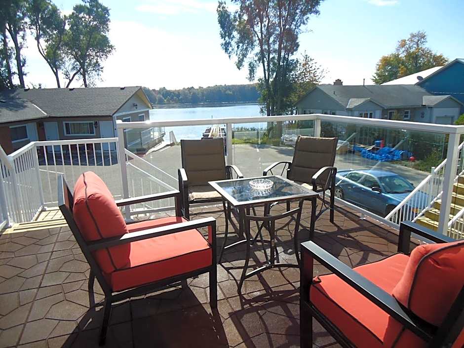 Bayside Inn & Waterfront Suites