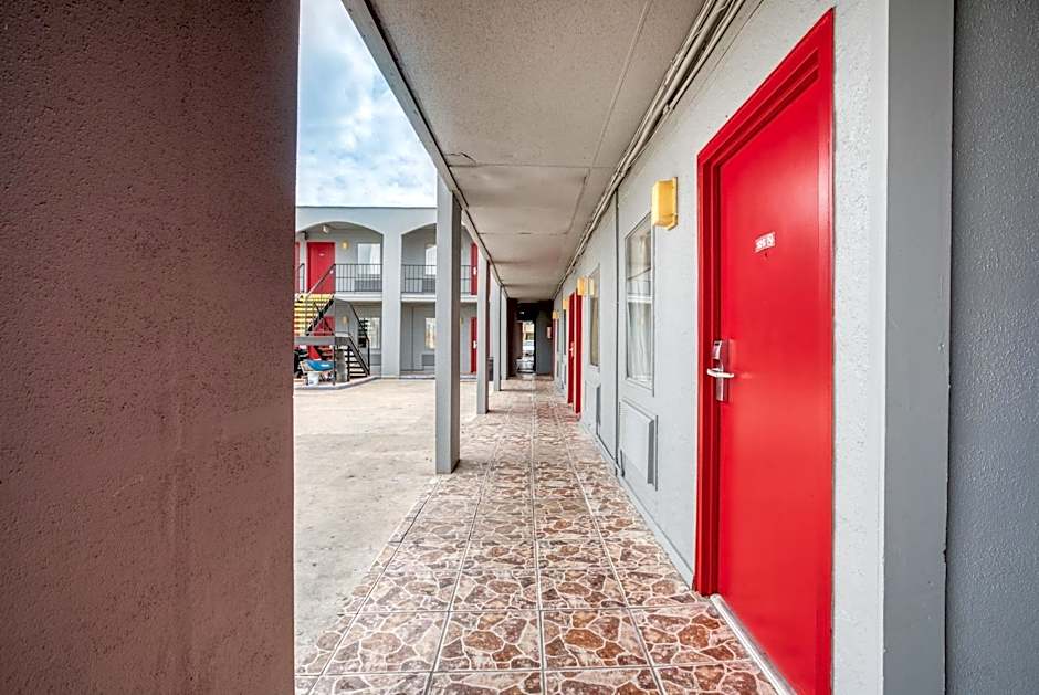 OYO Hotel San Antonio Lackland Air Force Base West
