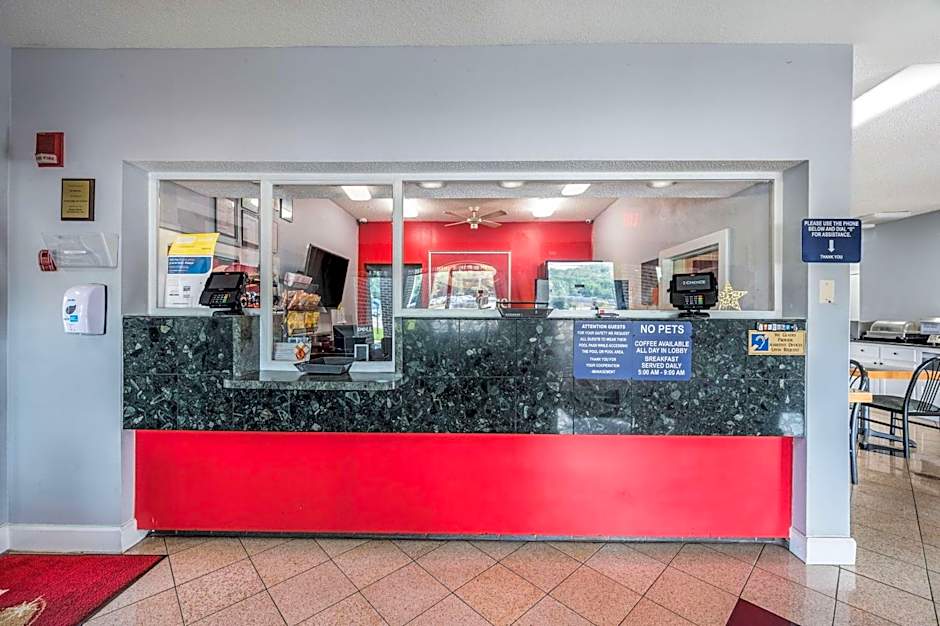 Econo Lodge Inn & Suites Huntsville University Area