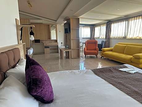 Family Room with Side Sea View