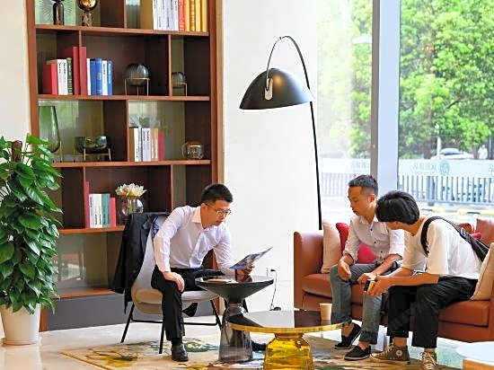 Hanya Kaiyuan Yiju Hotel (Ningbo East New Town Convention and Exhibition Center)
