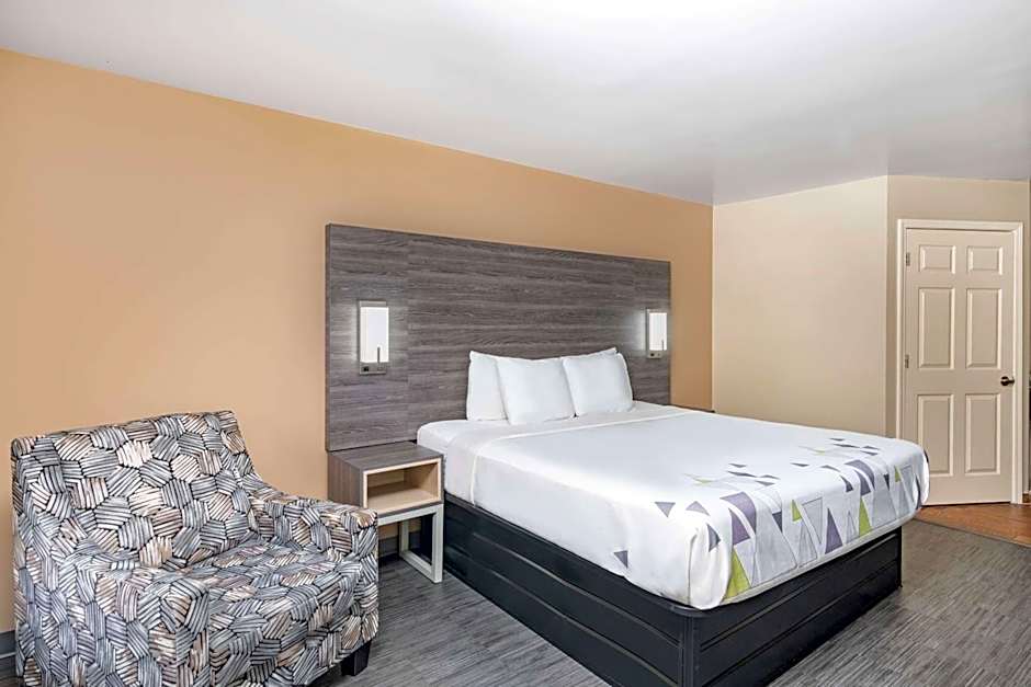 Baymont by Wyndham Commerce GA Near Tanger Outlets Mall