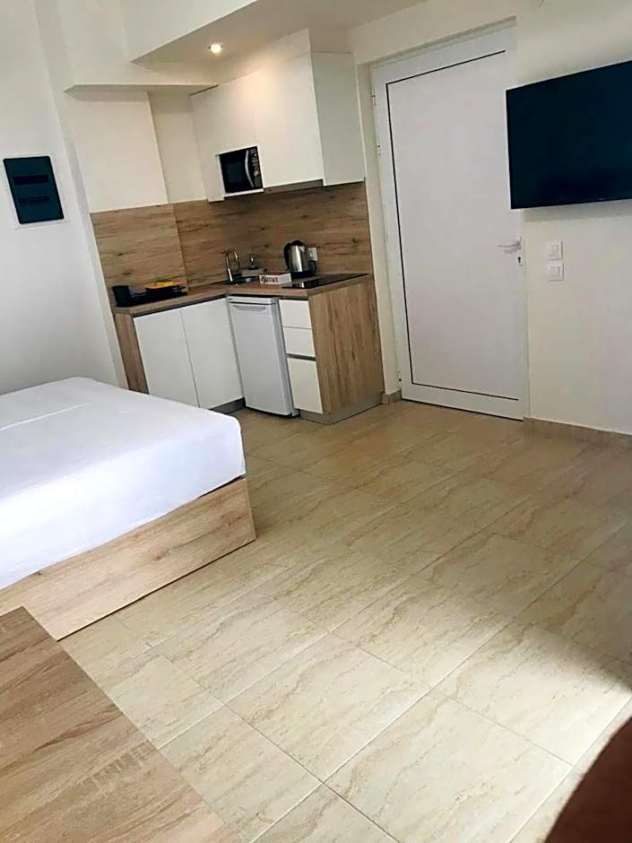 Navarino Luxe Suites