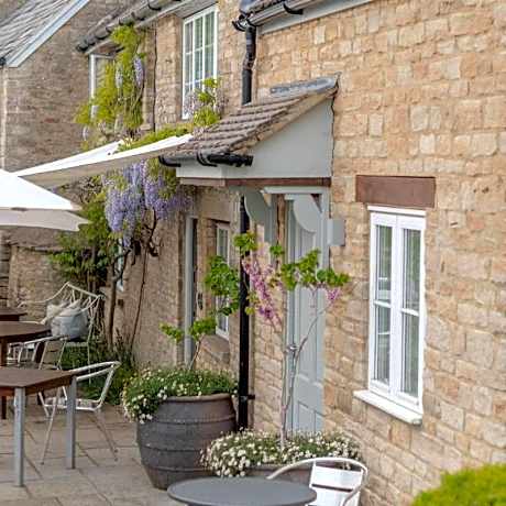 The Bell at Hampton Poyle