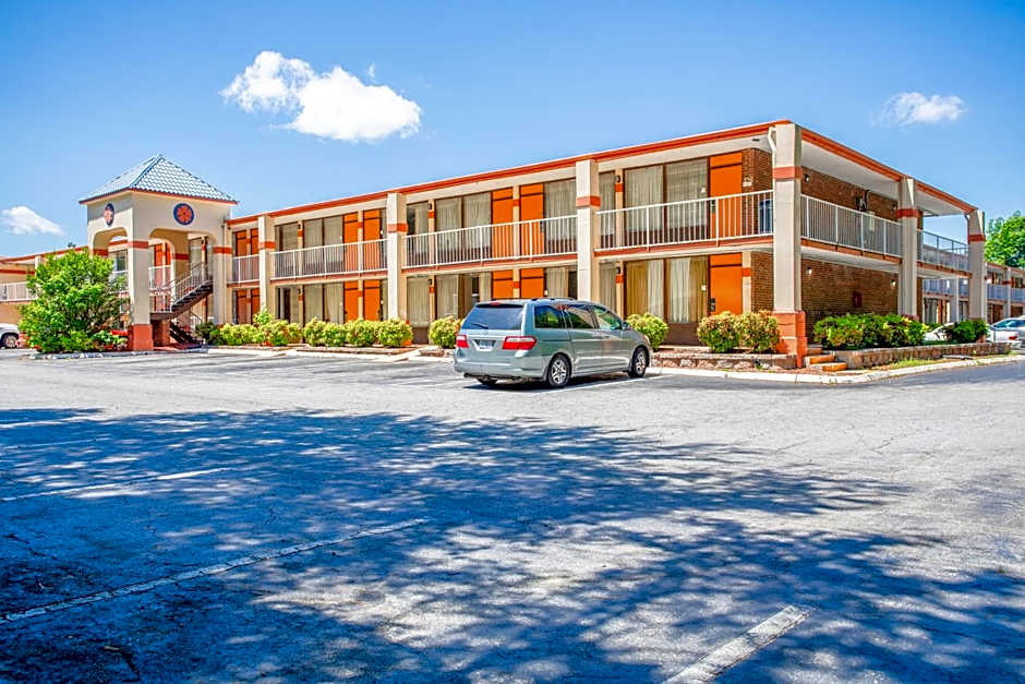 OYO hotel Greensboro east I 40