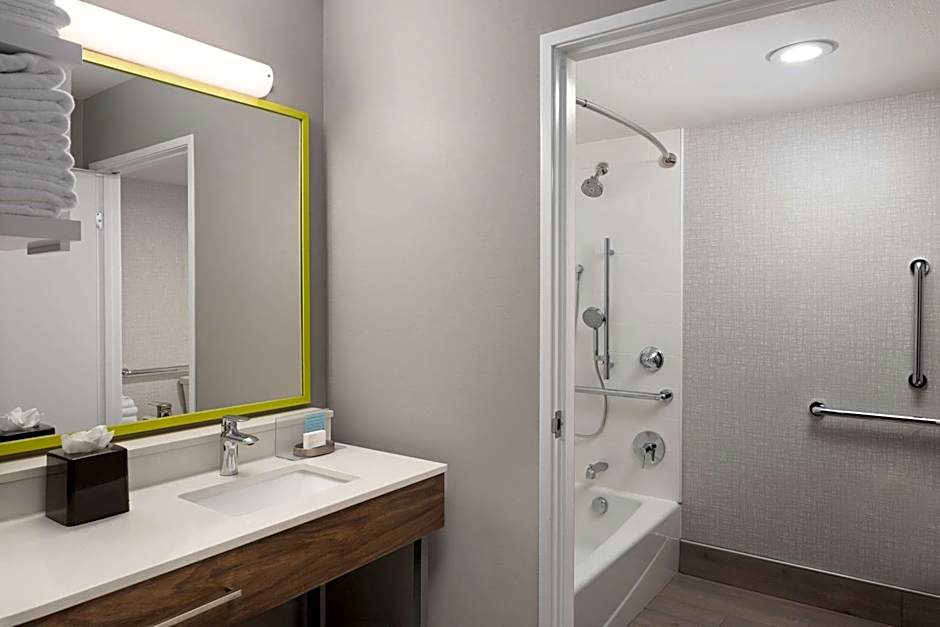 Hampton Inn By Hilton Spokane