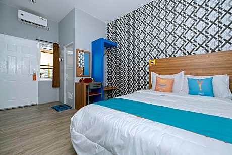 Sans WM Hotel Blitar