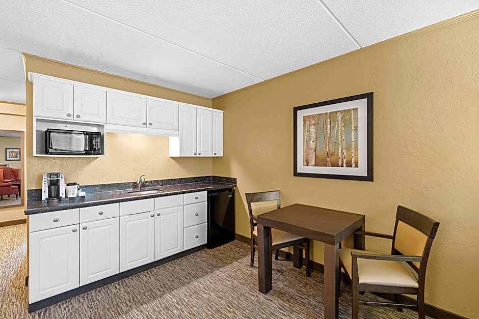 Best Western Plus Mariposa Inn & Conference Centre