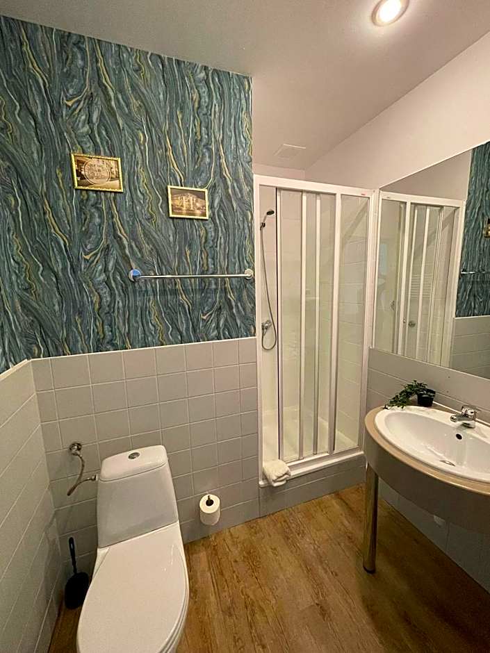 Photo 1 of 1 of 2 Beds