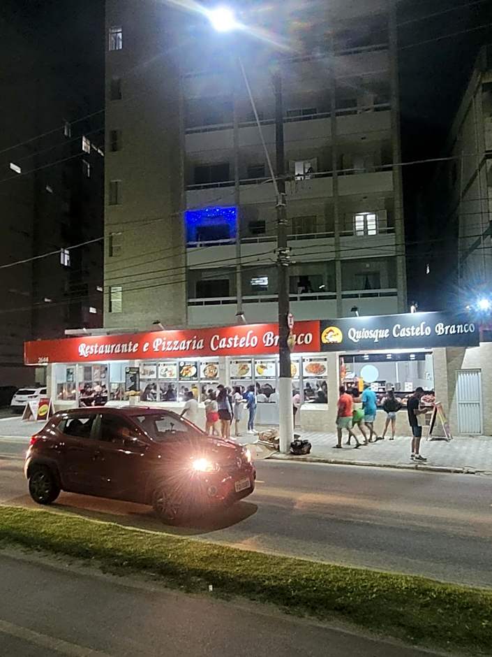 Apartamento Aconchego Frente Mar - Vila Guilhermina Praia Grande SP - Cozinha Completa - Climatizador de Ar - TV a Cabo - Wi-Fi