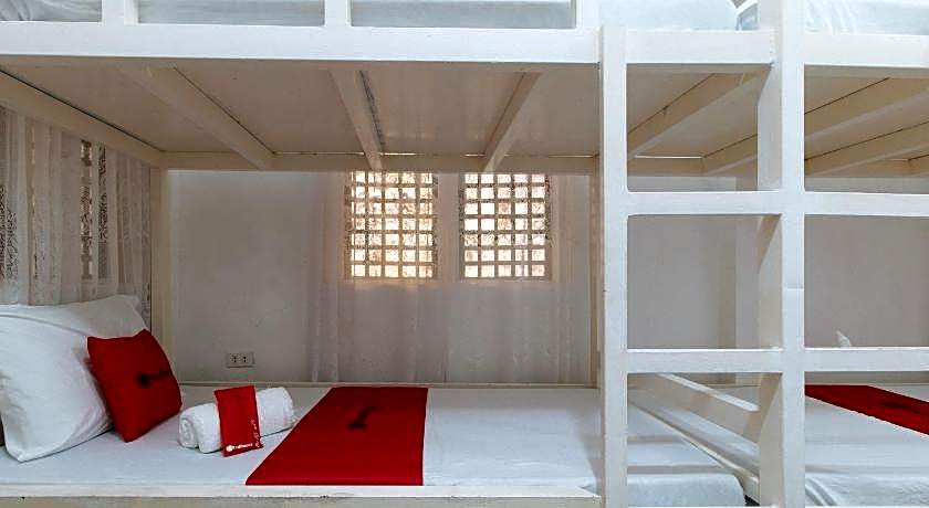 RedDoorz @ Camp Saint John Hotel La Union