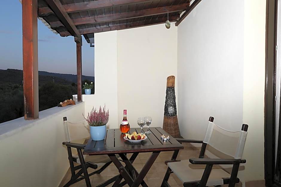 Palirria Hotel & Studios