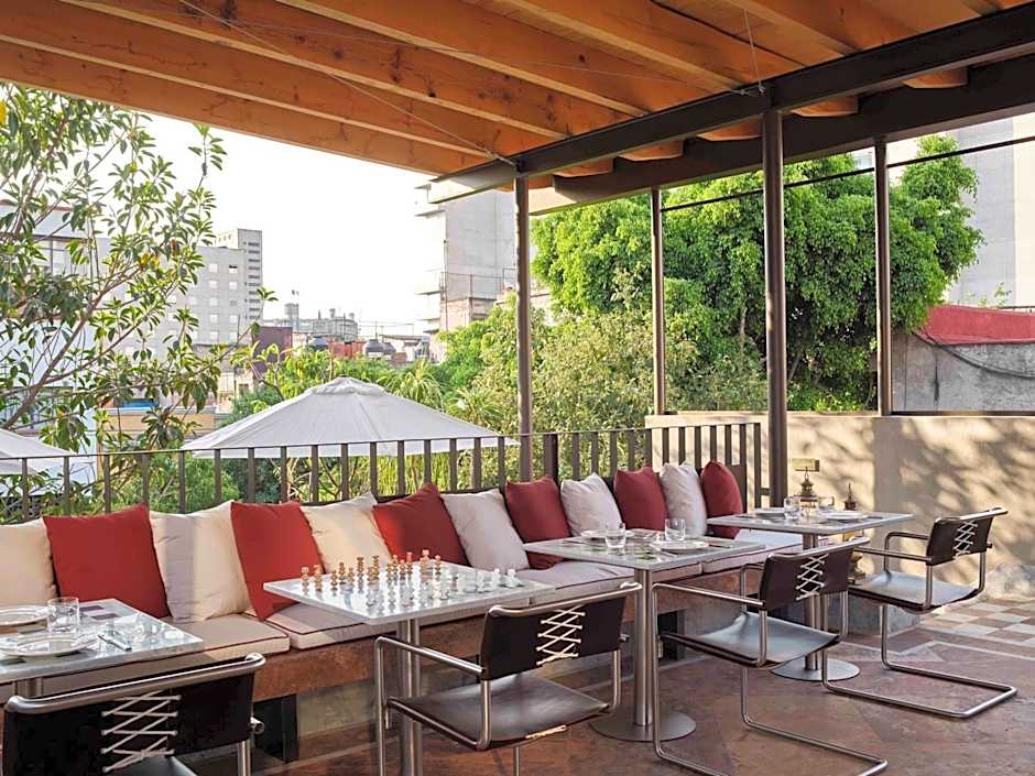Hotel Dama