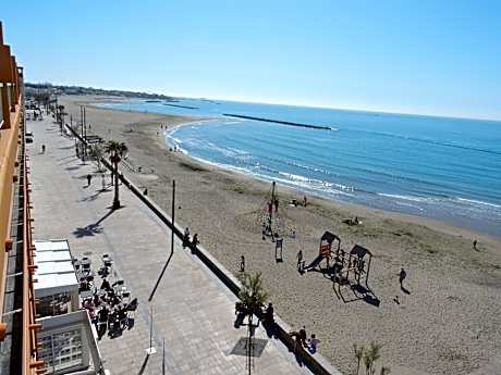 T2 dernier étage face à la mer avec ascenseur