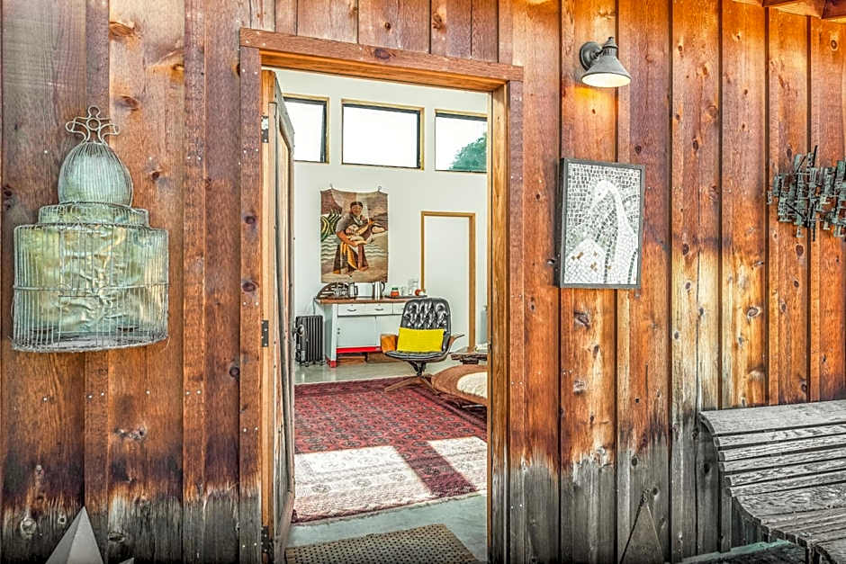 Inn Paradiso