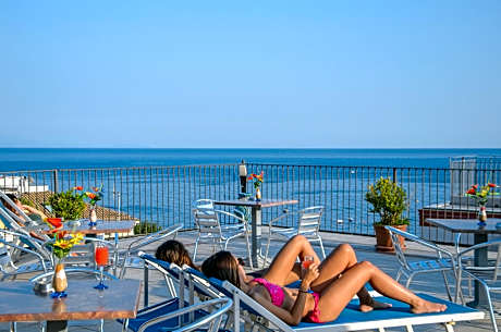 Riviera B&B Rooms and Apartament SEA-VIEW