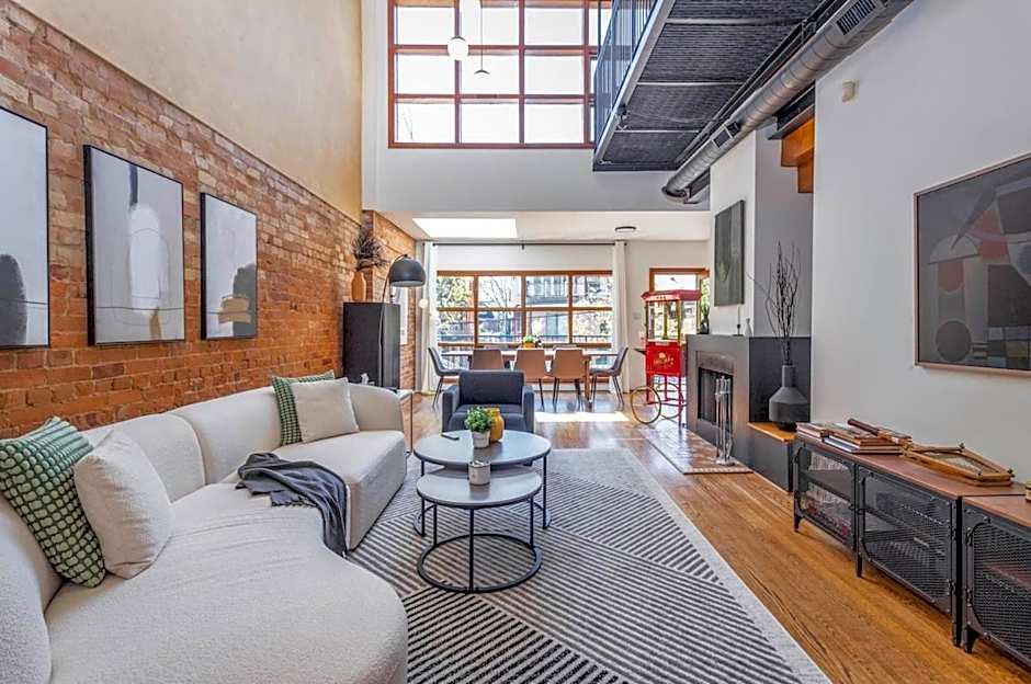 Warehouse Style Loft near Yorkville