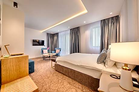 Studio with Terrace - Annex Building