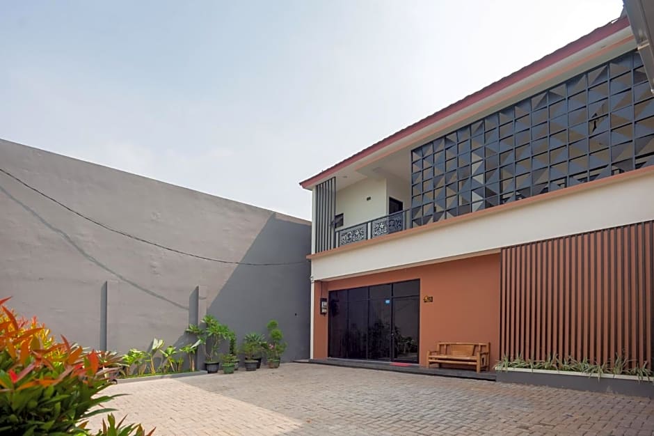 Hanna Residence near RSPI Puri Indah Mitra RedDoorz