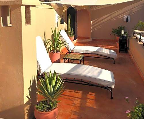 Riad ABBASSIA Marrakech Première - Authentic Medina Experience
