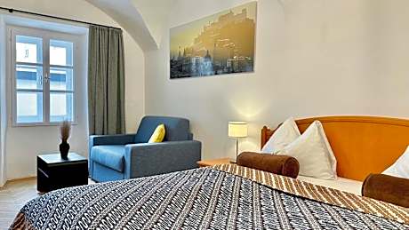Standard Double Room with Street View
