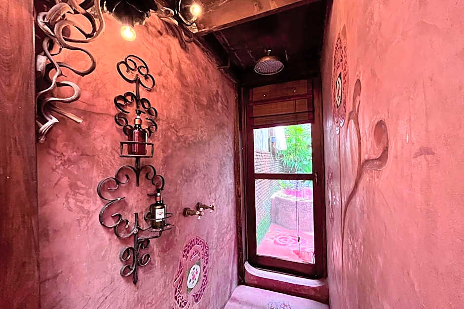 Old Capital Bike Inn - SHA Certified