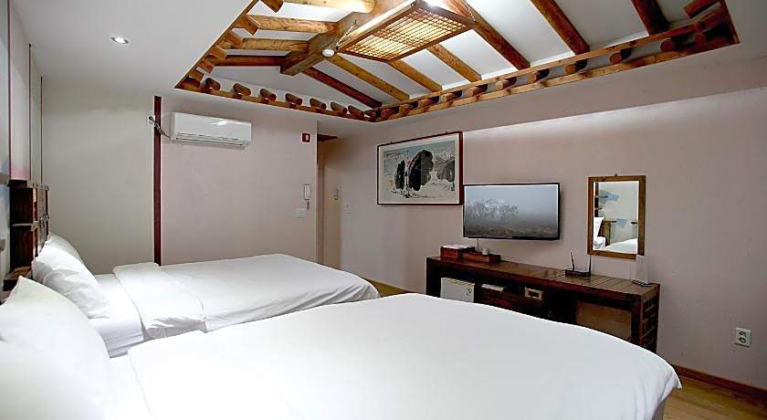 Jeonju Hanok Taejogung Hotel