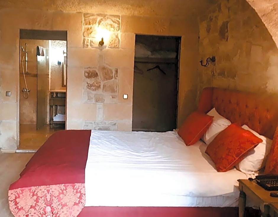 Elaa Cave Hotel