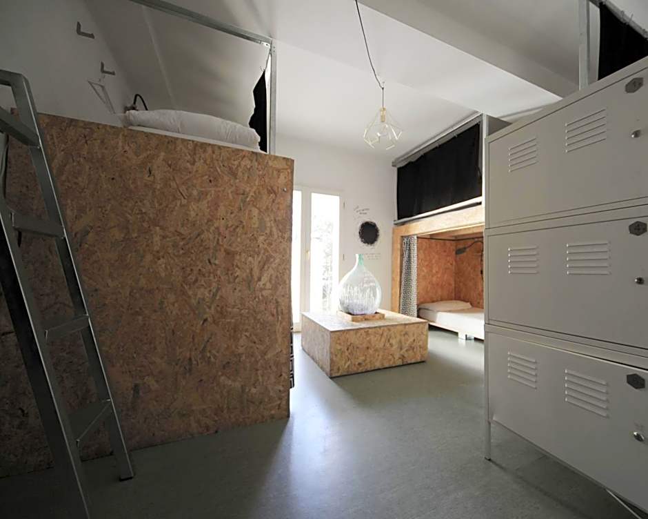 Dopa Hostel