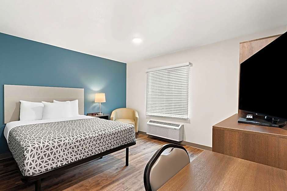 WoodSpring Suites Denver Commerce City