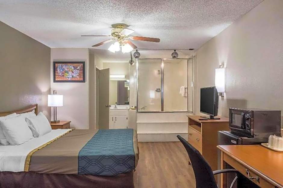 Econo Lodge Live Oak