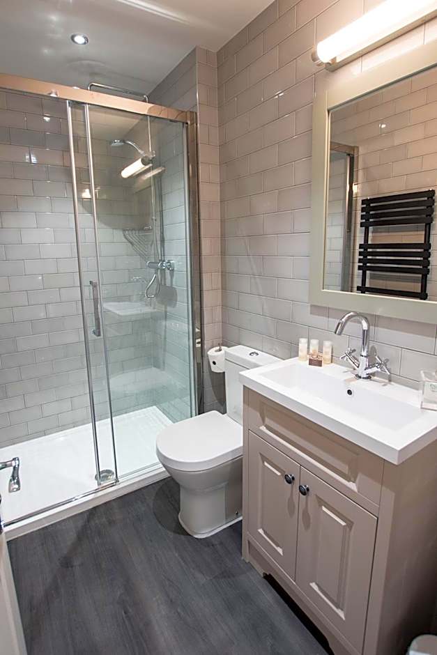 The Halston Carlisle