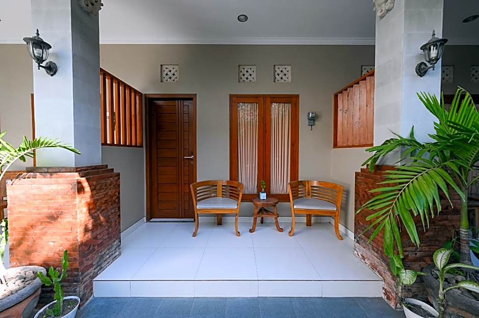 RedDoorz near Mertasari Beach 2