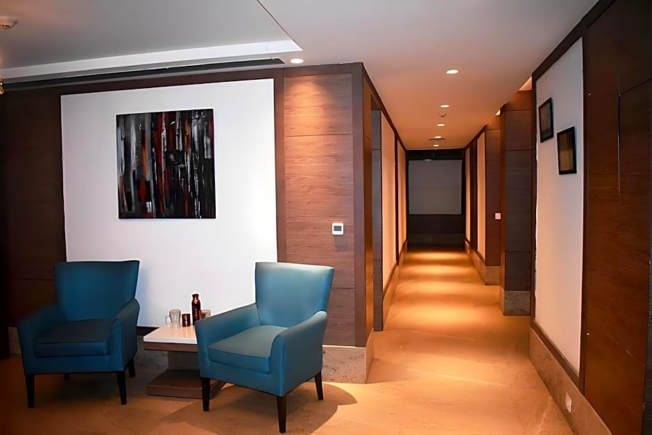 Lemonwood Suites By F9 Hotels