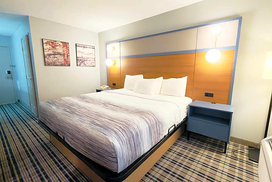 AmericInn by Wyndham Lake Mills