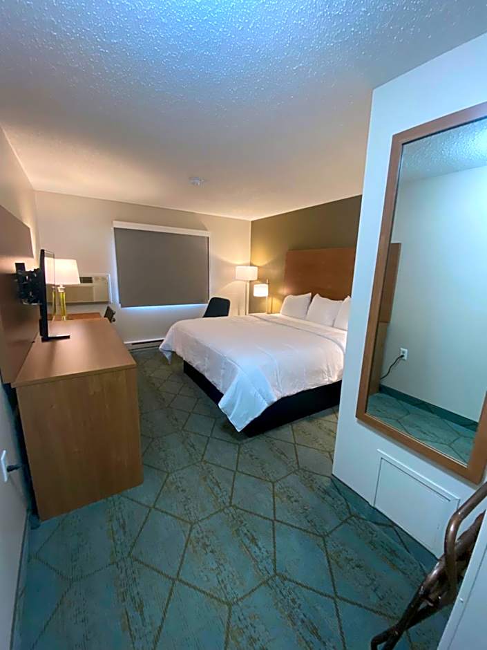 Baymont by Wyndham Oshkosh Airport