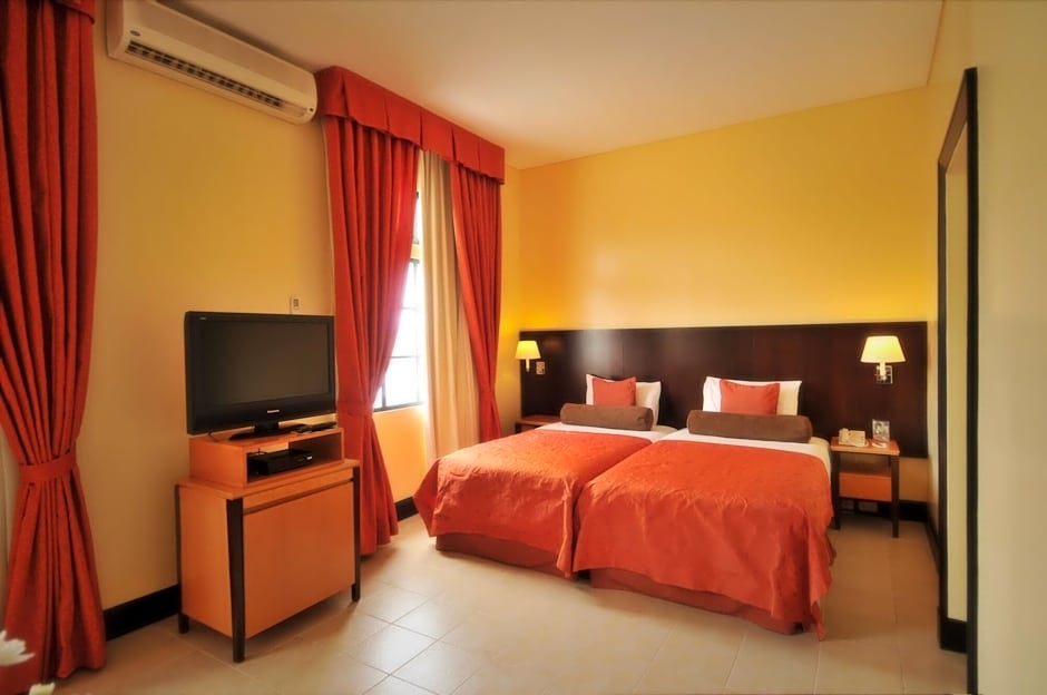 Pontefino Hotel And Residences