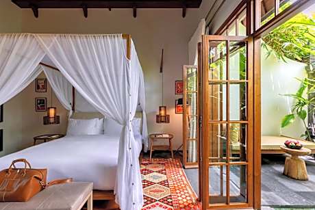 Pavilion Pool Suite