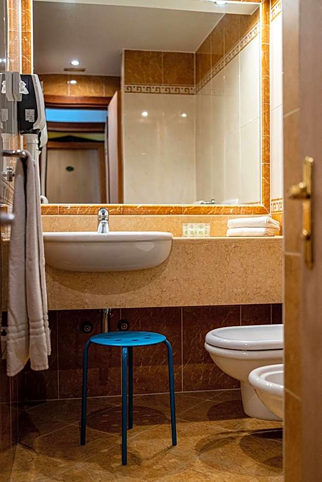 Hotel Mary