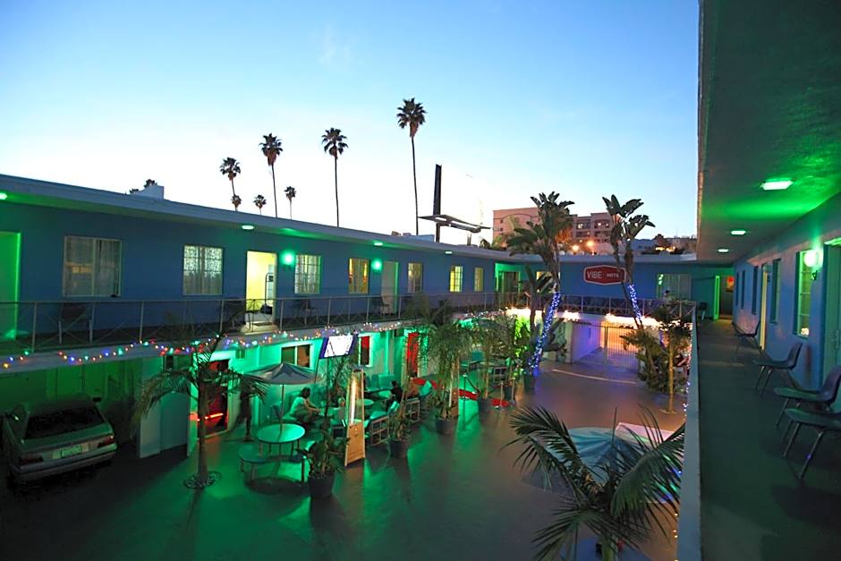 Vibe Hotel Hollywood