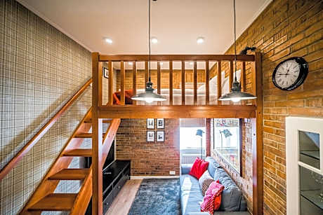 Classic duplex studio