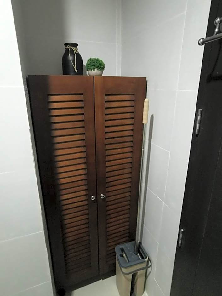 Baseline Premier - Studio with mountain view