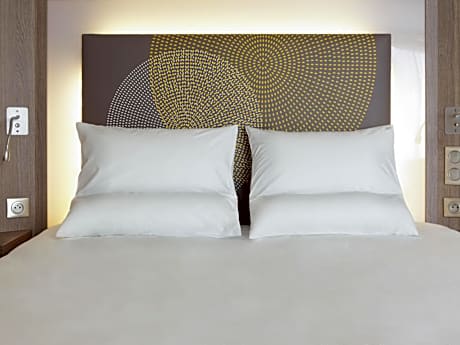 Standard Double Room with Sea or Park View