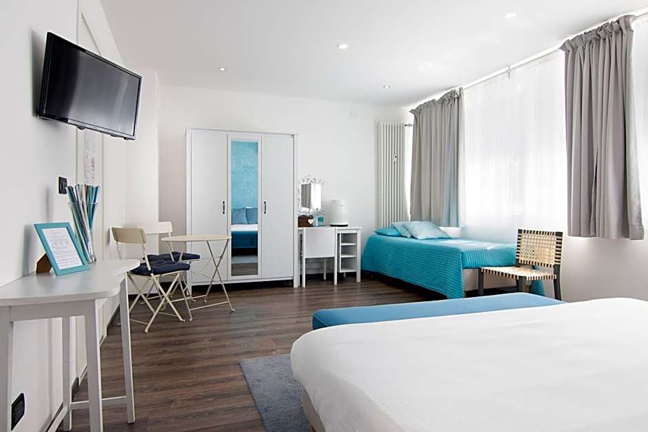 Francis Superior Rooms