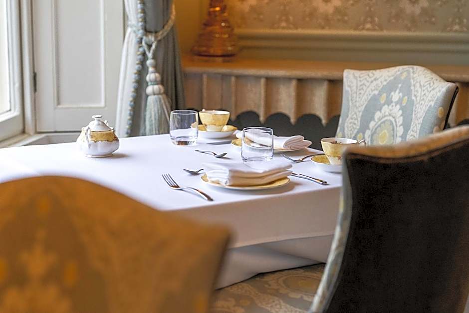 Weston Manor Hotel