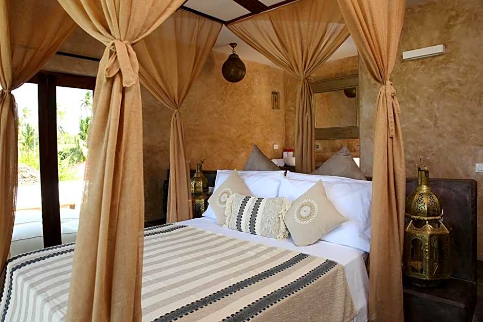 Joya' Beach Suites & Villa