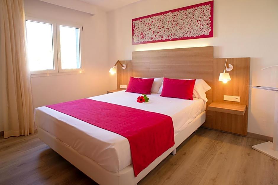 Photo 1 of 4 of Junior Suite, Garden View