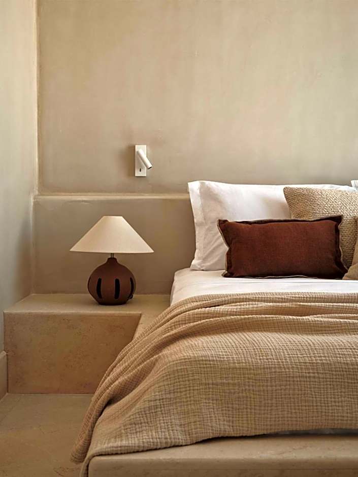 Akria Seaside Suites